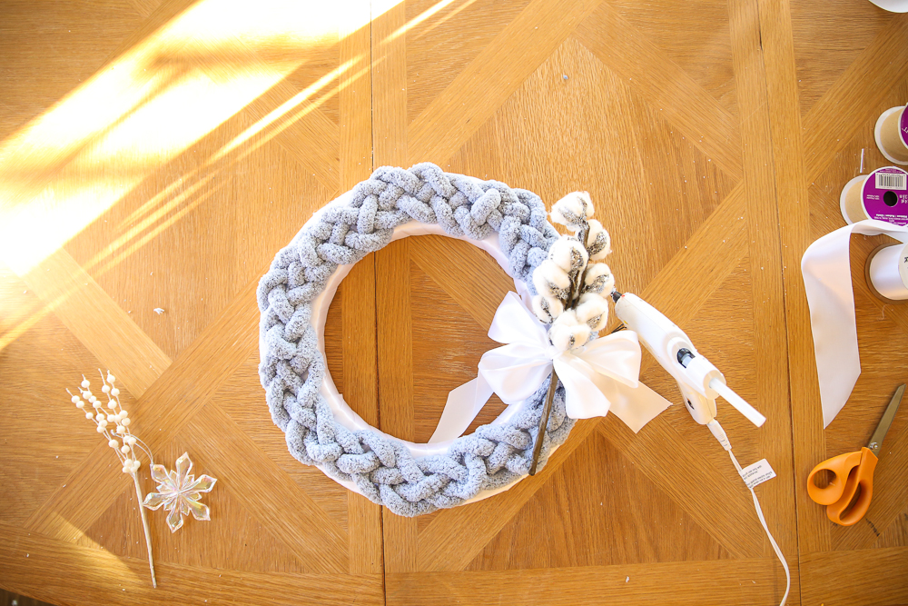 Braided Wreath DIY - Another Simple, Fast Holiday Wreath | BabyRabies.com